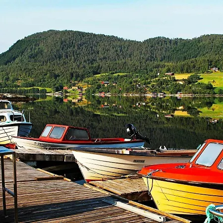 5 Person In Bårdset