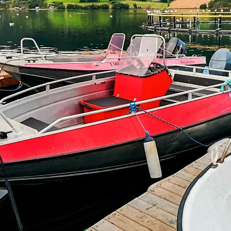 5 Person In Bårdset